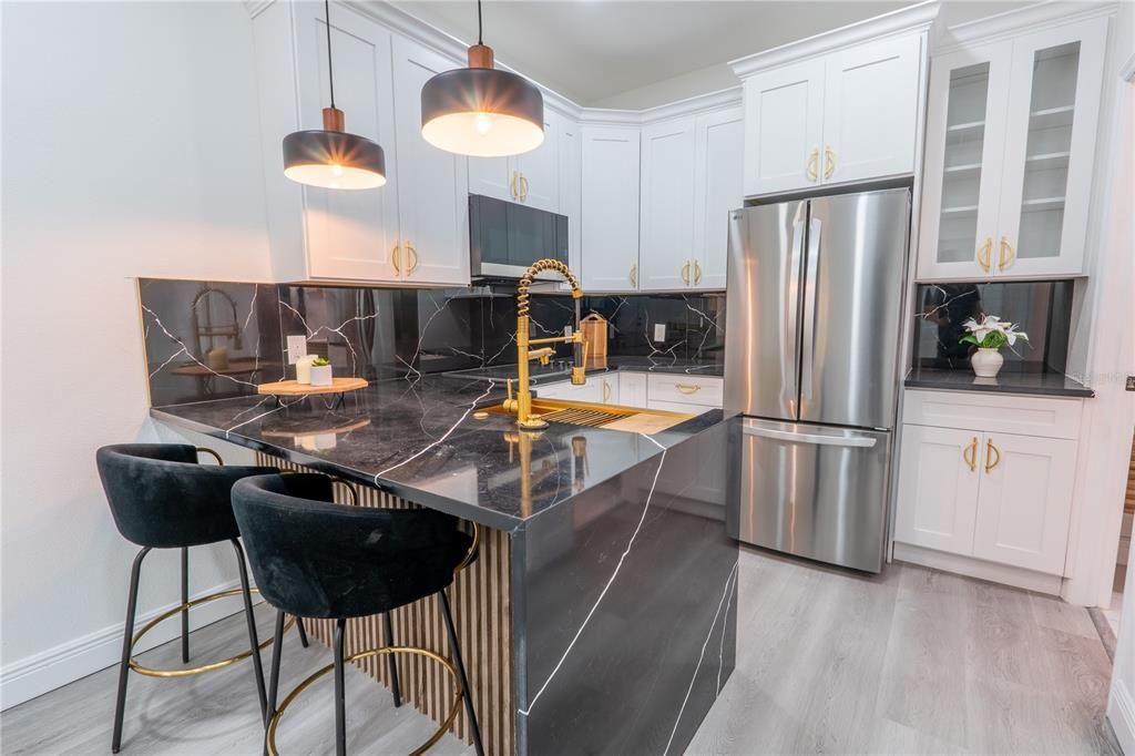 En Venta: $450,000 (4 camas, 3 baños, 1650 Pies cuadrados)