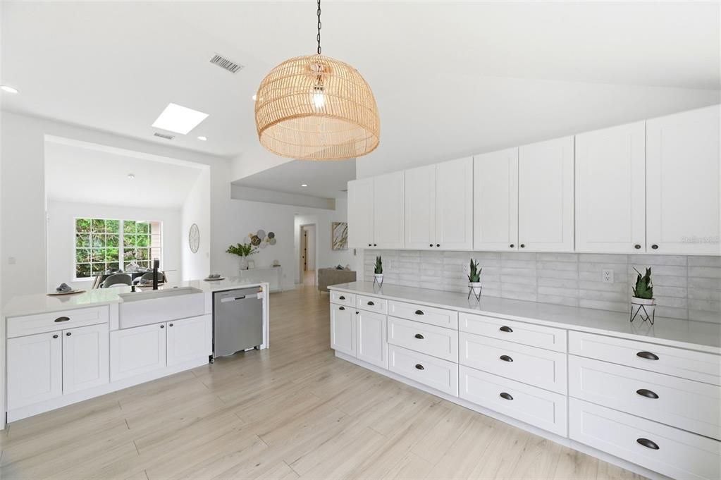 For Sale: $529,000 (3 beds, 2 baths, 1894 Square Feet)