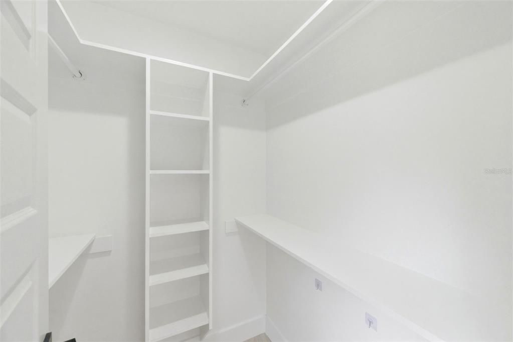 For Sale: $529,000 (3 beds, 2 baths, 1894 Square Feet)