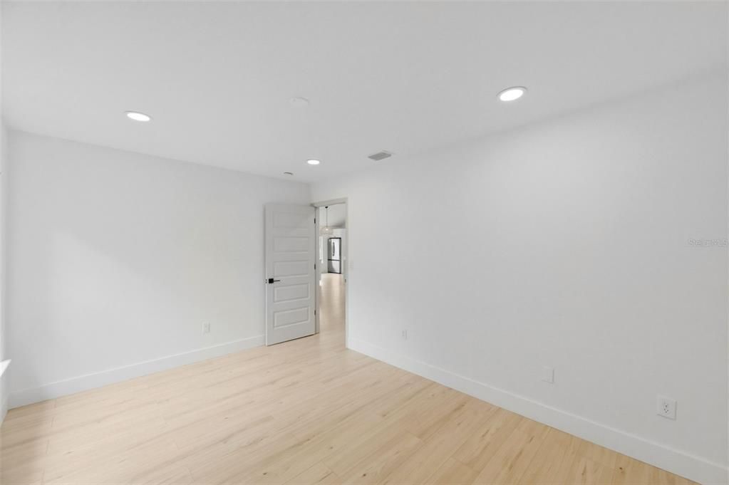 For Sale: $529,000 (3 beds, 2 baths, 1894 Square Feet)