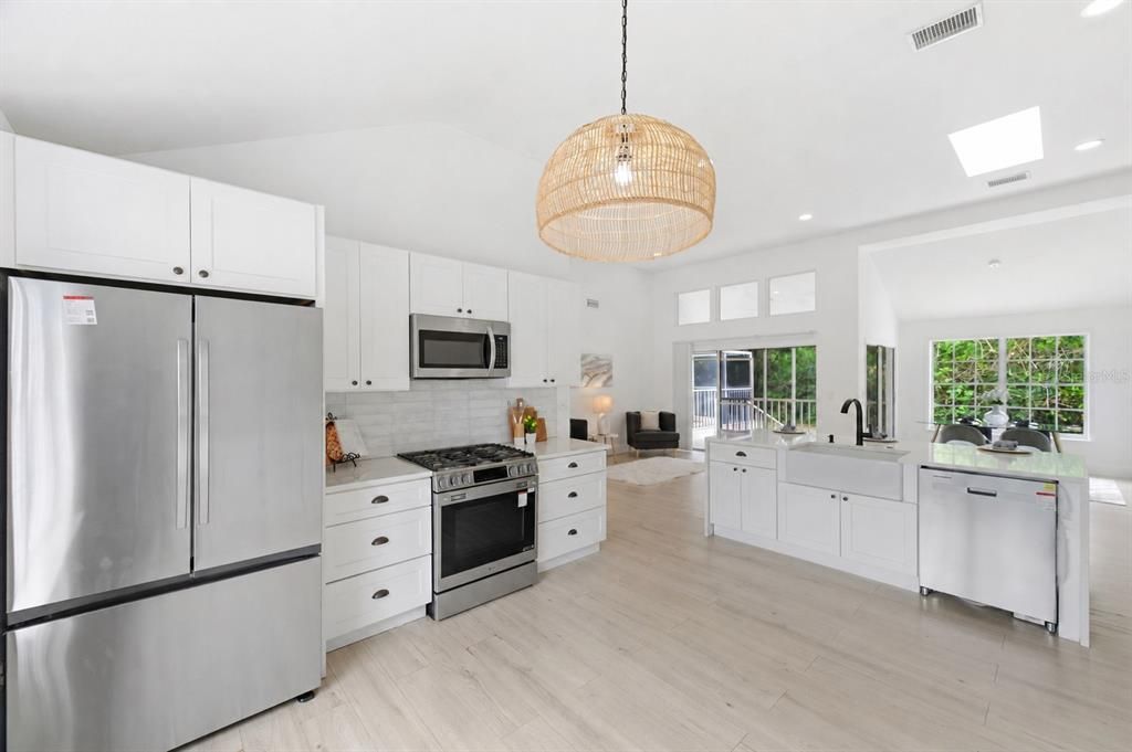For Sale: $529,000 (3 beds, 2 baths, 1894 Square Feet)