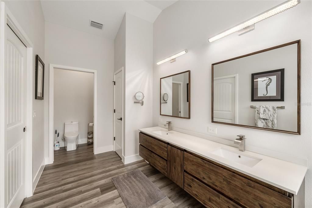 For Sale: $849,900 (2 beds, 2 baths, 2880 Square Feet)