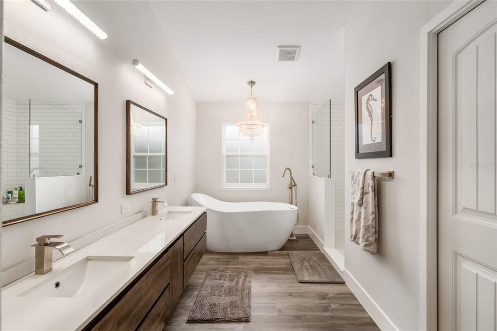 For Sale: $849,900 (2 beds, 2 baths, 2880 Square Feet)