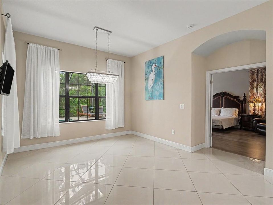 For Sale: $775,000 (5 beds, 5 baths, 4880 Square Feet)