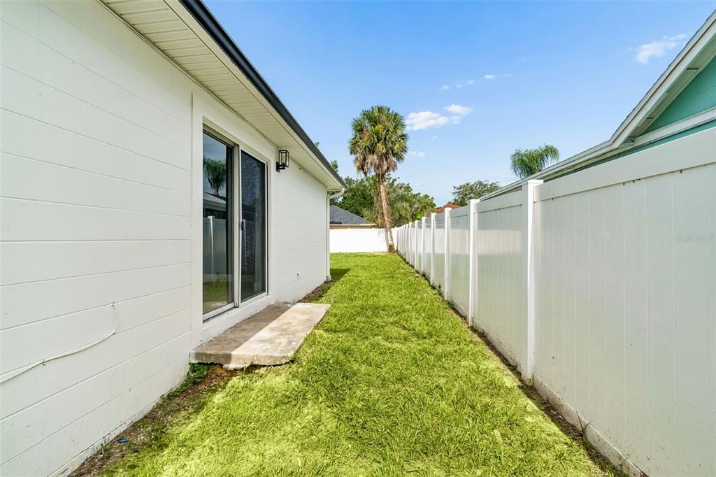 For Sale: $359,900 (3 beds, 2 baths, 1353 Square Feet)
