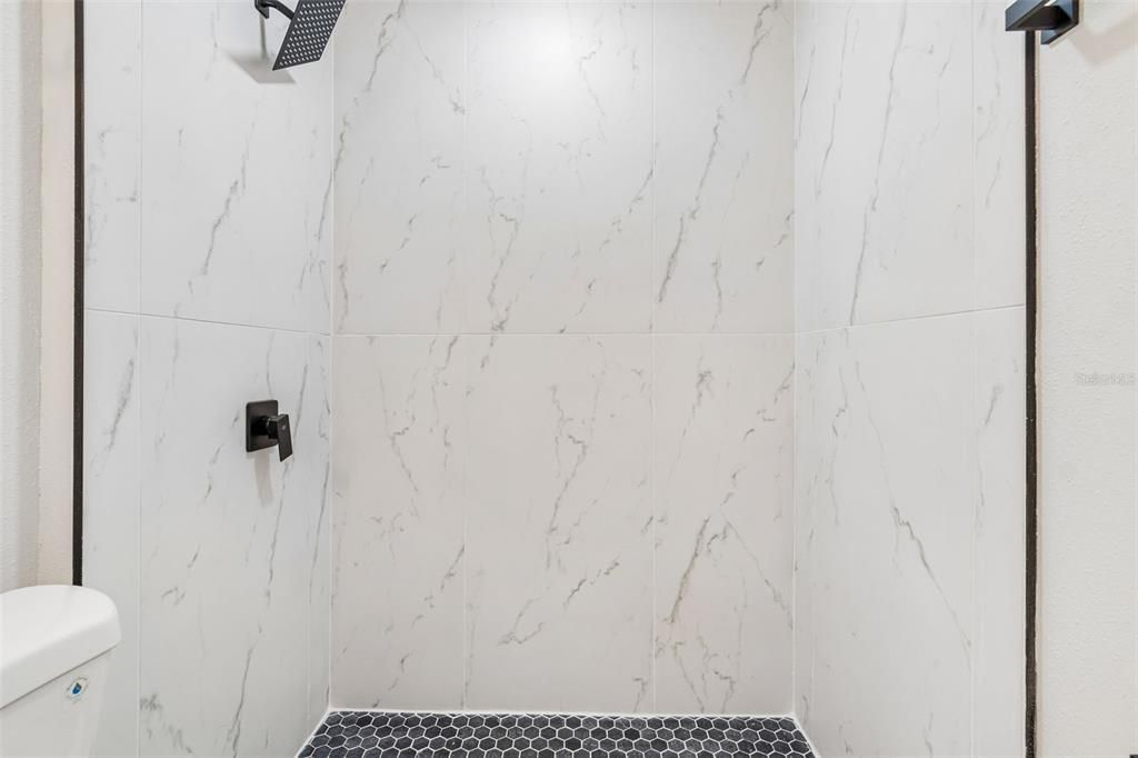 For Sale: $359,900 (3 beds, 2 baths, 1353 Square Feet)