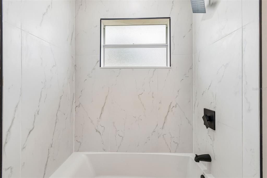 For Sale: $359,900 (3 beds, 2 baths, 1353 Square Feet)