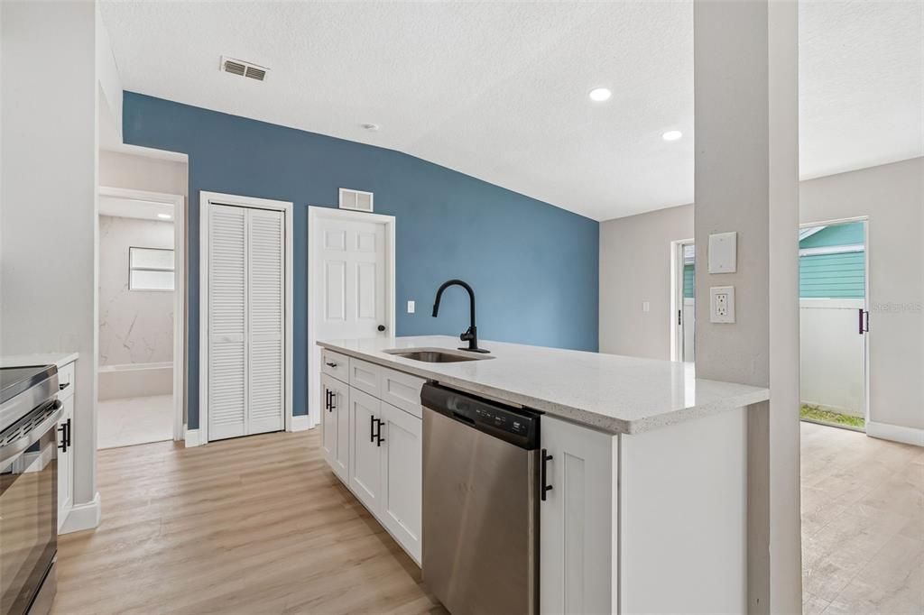 For Sale: $359,900 (3 beds, 2 baths, 1353 Square Feet)