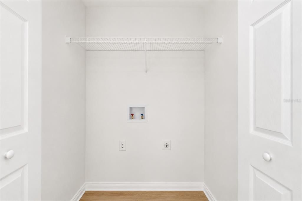 For Sale: $359,900 (3 beds, 2 baths, 1353 Square Feet)
