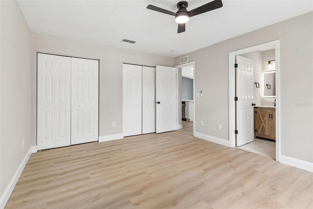 For Sale: $359,900 (3 beds, 2 baths, 1353 Square Feet)