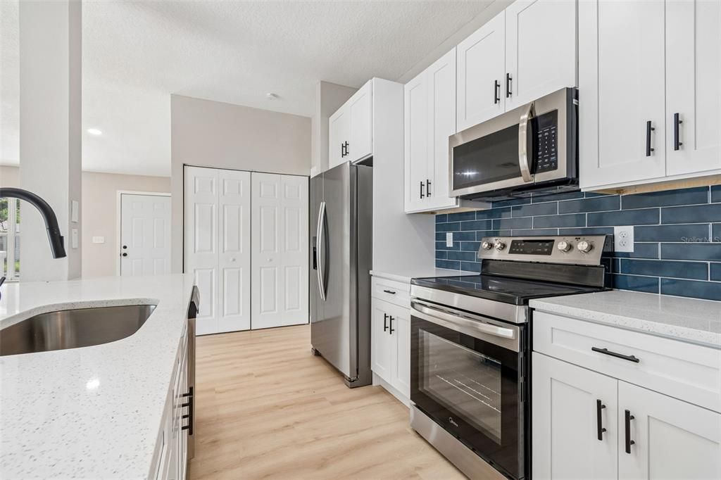 For Sale: $359,900 (3 beds, 2 baths, 1353 Square Feet)