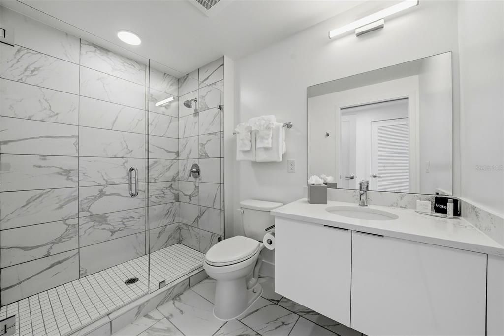 For Sale: $923,850 (2 beds, 2 baths, 930 Square Feet)