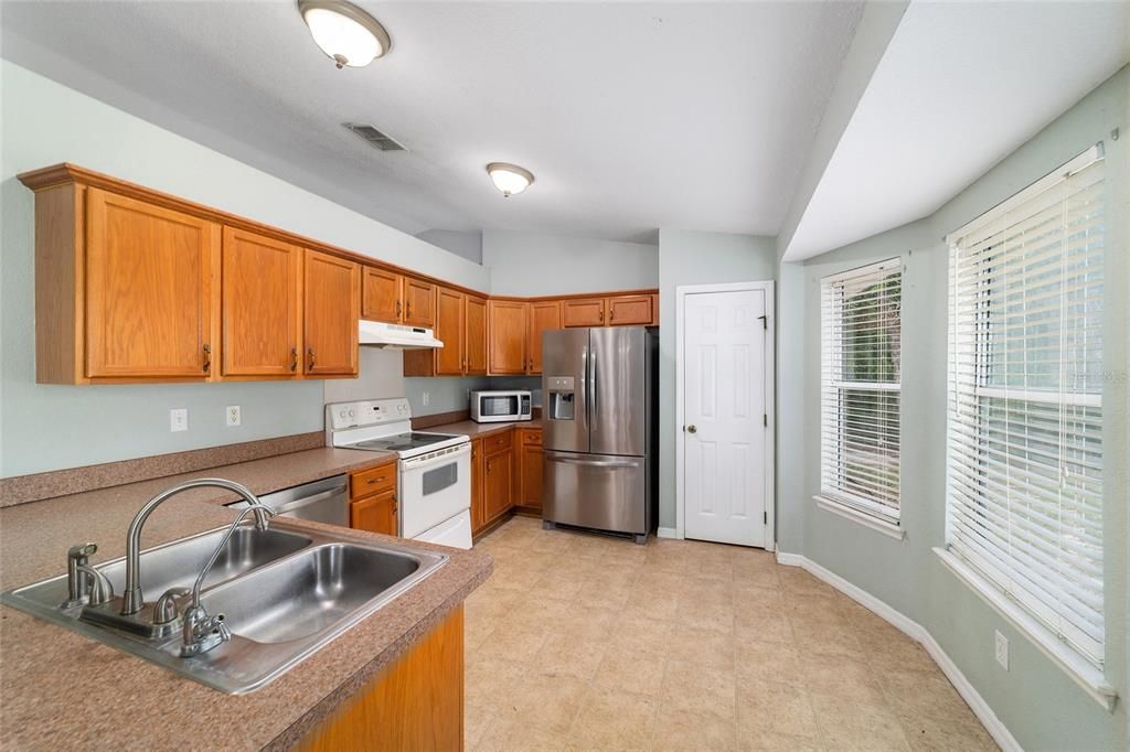 For Sale: $219,000 (3 beds, 2 baths, 1625 Square Feet)