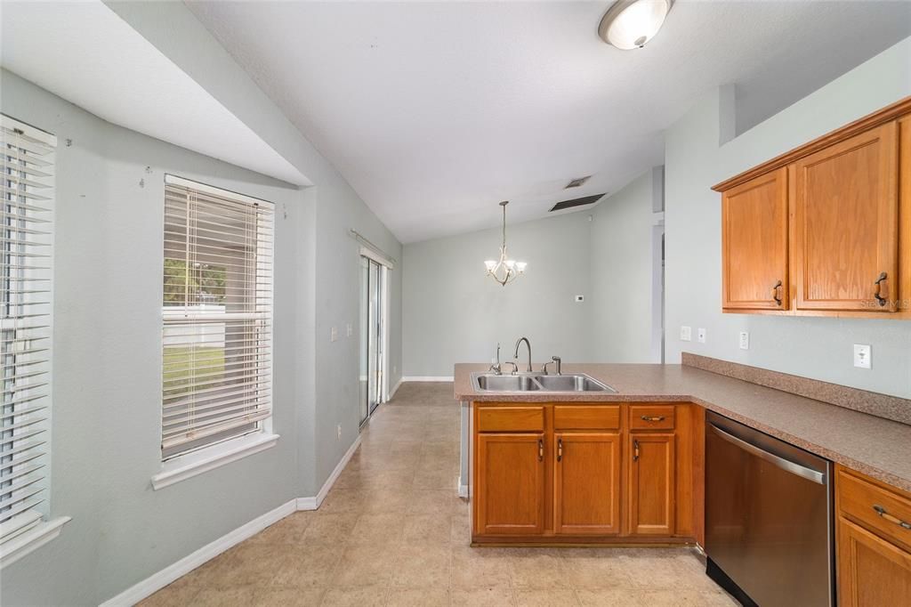 For Sale: $219,000 (3 beds, 2 baths, 1625 Square Feet)