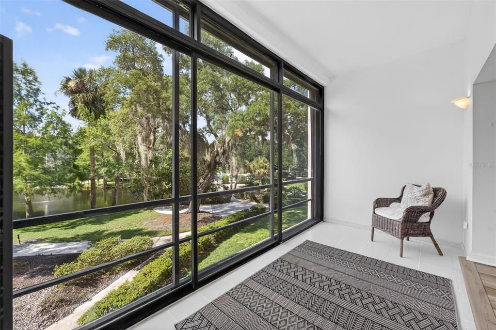 For Sale: $235,900 (1 beds, 1 baths, 787 Square Feet)