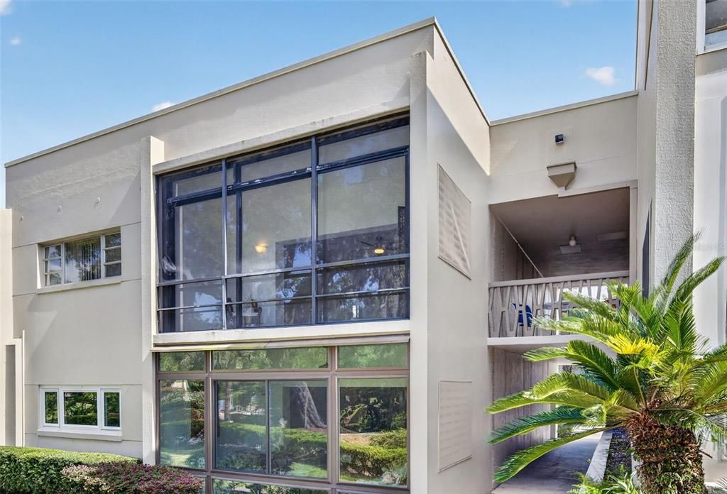 For Sale: $235,900 (1 beds, 1 baths, 787 Square Feet)