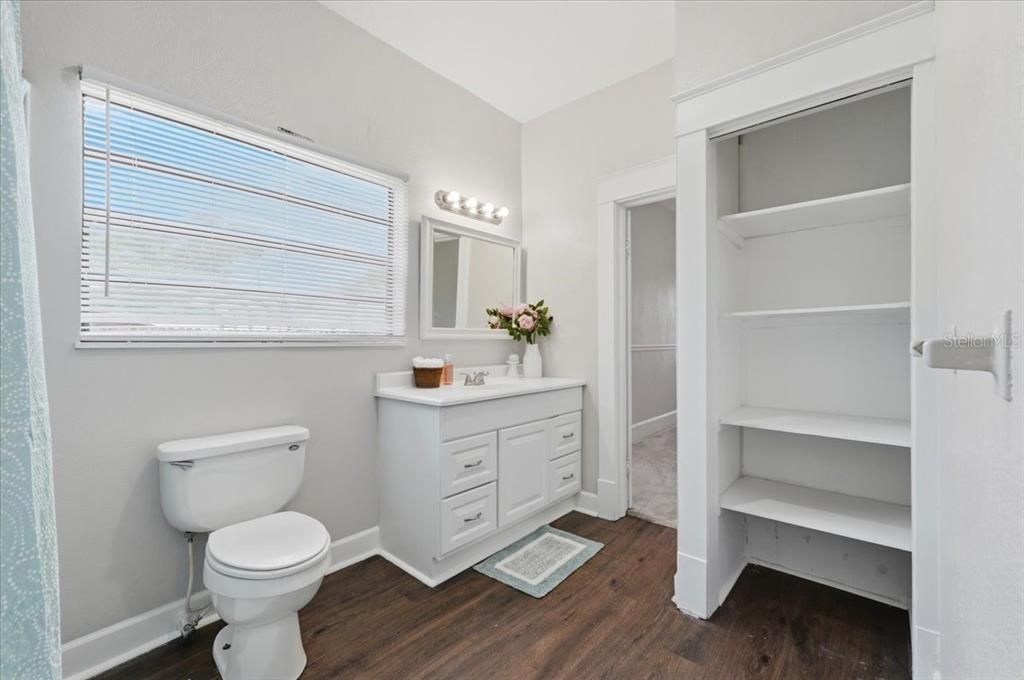 For Sale: $280,000 (3 beds, 2 baths, 1656 Square Feet)
