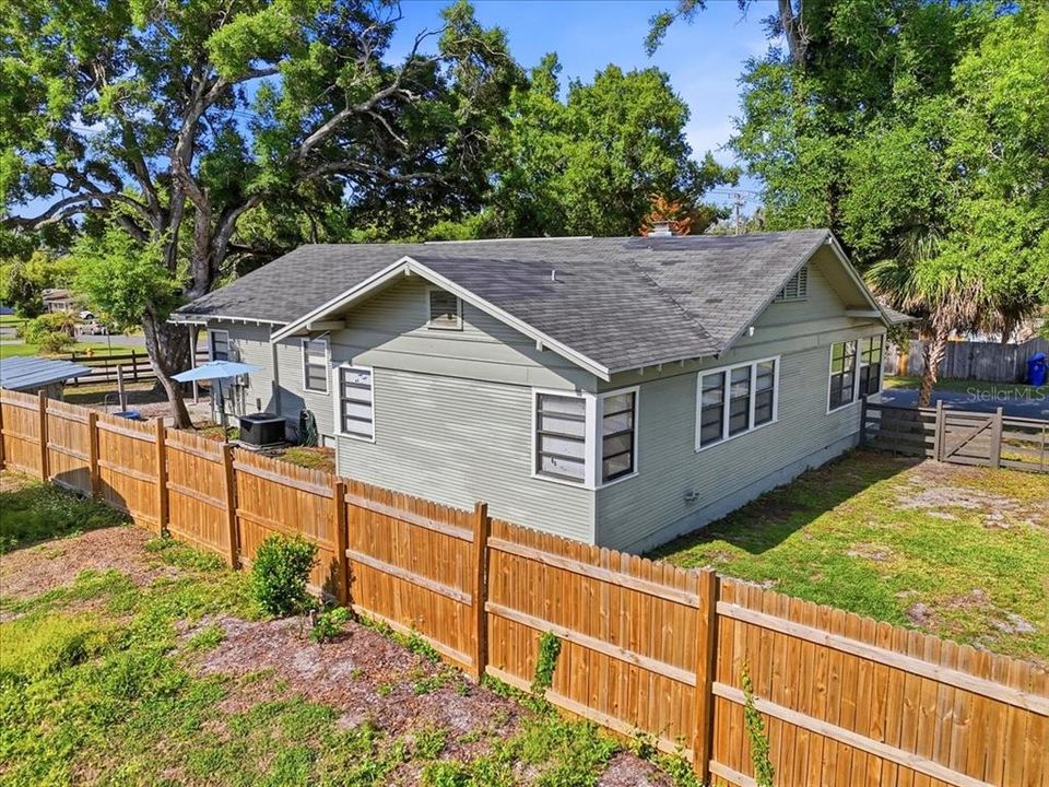 For Sale: $280,000 (3 beds, 2 baths, 1656 Square Feet)