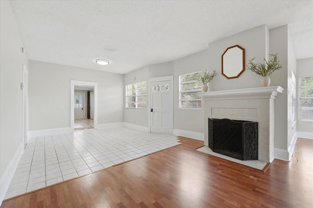 For Sale: $280,000 (3 beds, 2 baths, 1656 Square Feet)