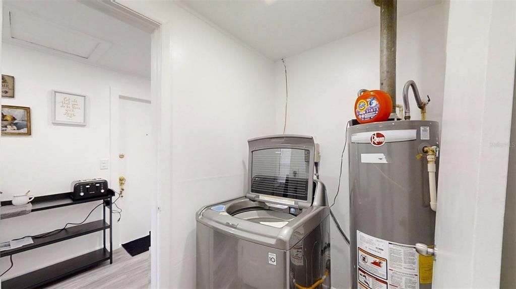 На продажу: $325,000 (3 спален, 2 ванн, 1076 Квадратных фут)