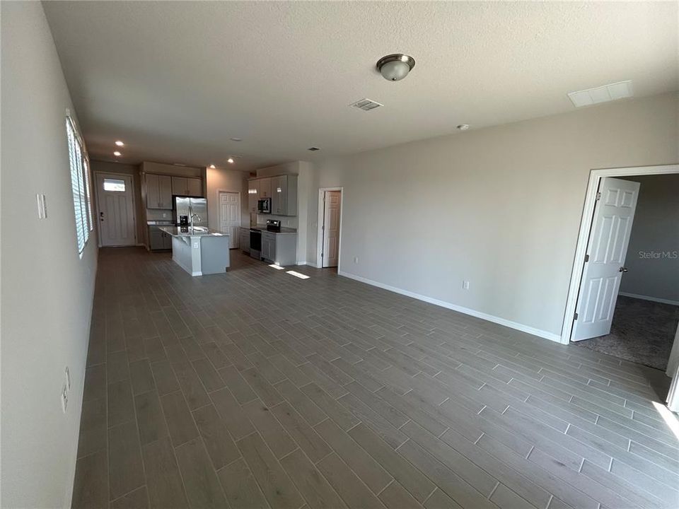 For Sale: $439,000 (4 beds, 2 baths, 1610 Square Feet)