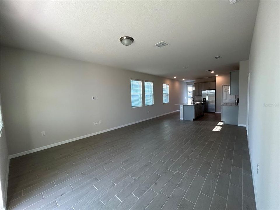 For Sale: $439,000 (4 beds, 2 baths, 1610 Square Feet)