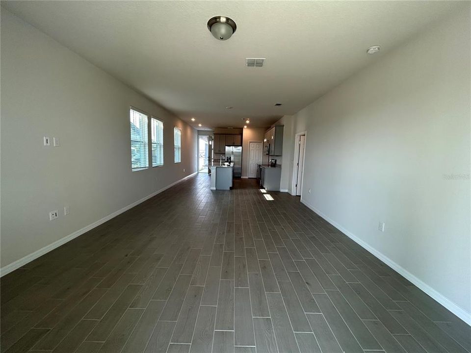 For Sale: $439,000 (4 beds, 2 baths, 1610 Square Feet)