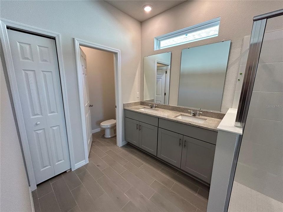 For Sale: $439,000 (4 beds, 2 baths, 1610 Square Feet)