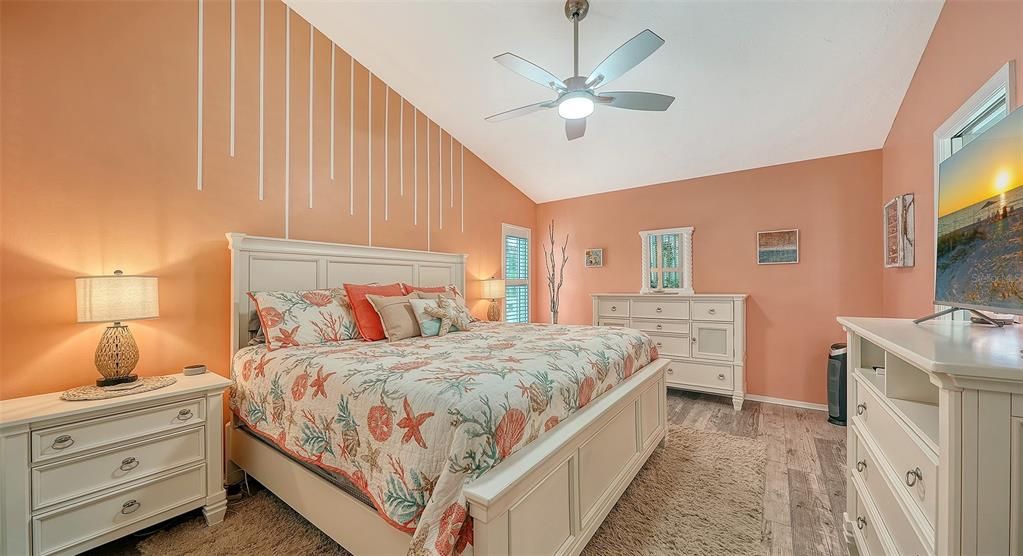For Sale: $399,000 (2 beds, 2 baths, 1651 Square Feet)