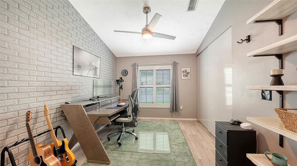 For Sale: $399,000 (2 beds, 2 baths, 1651 Square Feet)