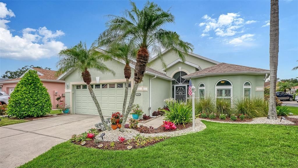 For Sale: $399,000 (2 beds, 2 baths, 1651 Square Feet)