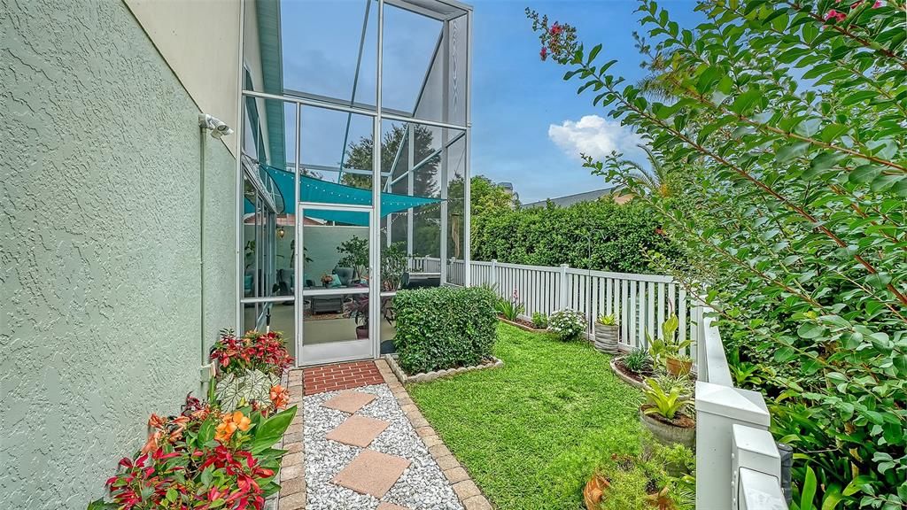 For Sale: $399,000 (2 beds, 2 baths, 1651 Square Feet)