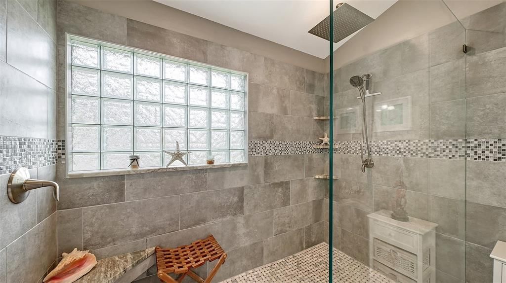 For Sale: $399,000 (2 beds, 2 baths, 1651 Square Feet)