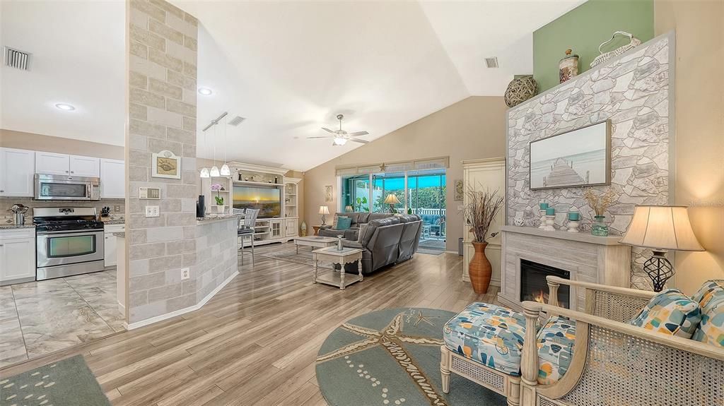 For Sale: $399,000 (2 beds, 2 baths, 1651 Square Feet)