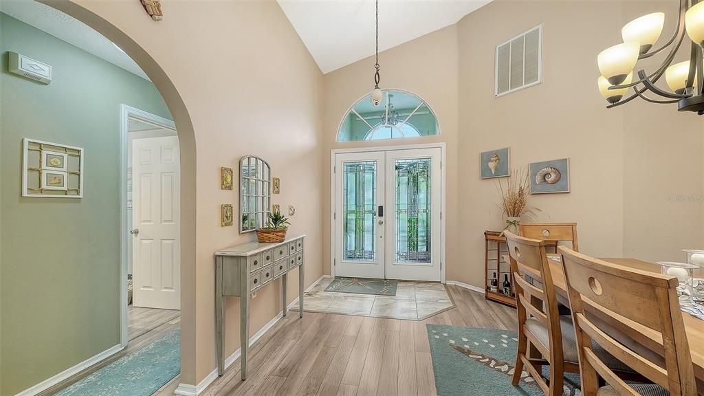 For Sale: $399,000 (2 beds, 2 baths, 1651 Square Feet)