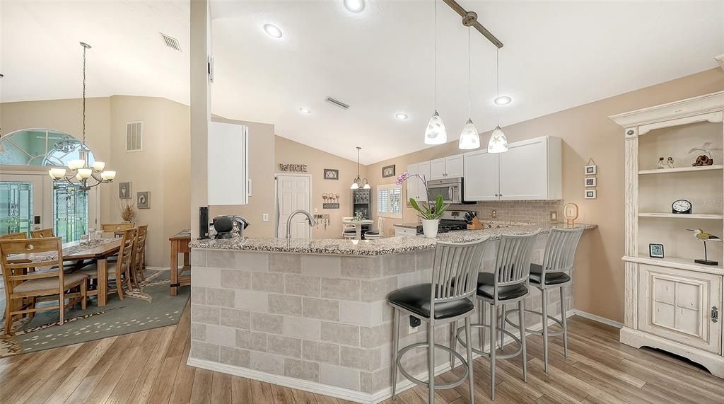 For Sale: $399,000 (2 beds, 2 baths, 1651 Square Feet)
