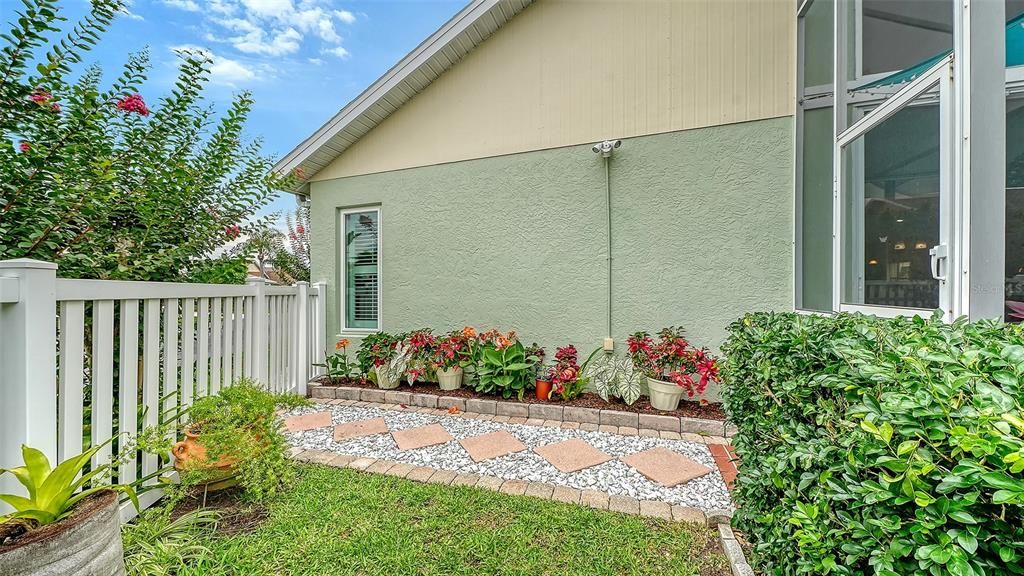 For Sale: $399,000 (2 beds, 2 baths, 1651 Square Feet)