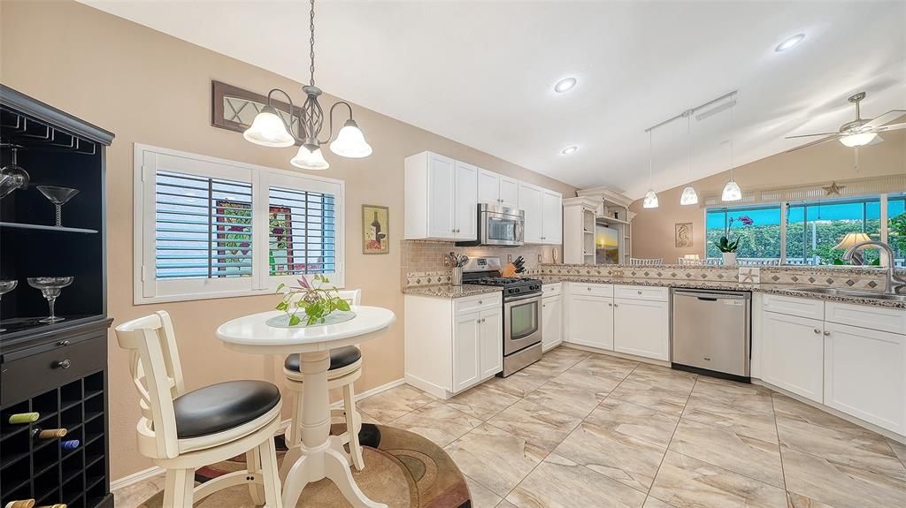 For Sale: $399,000 (2 beds, 2 baths, 1651 Square Feet)