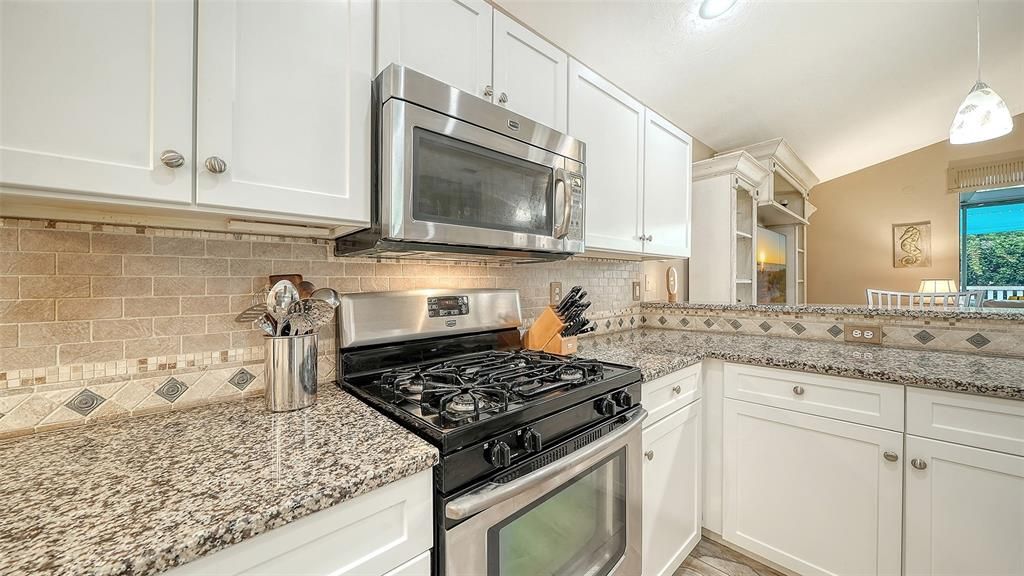 For Sale: $399,000 (2 beds, 2 baths, 1651 Square Feet)