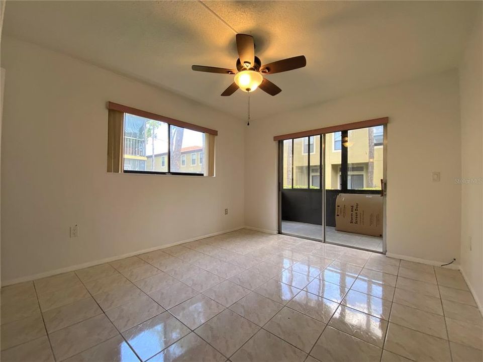 В аренду: $1,350 (2 спален, 2 ванн, 950 Квадратных фут)