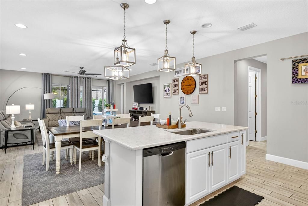 For Sale: $649,900 (4 beds, 3 baths, 2415 Square Feet)
