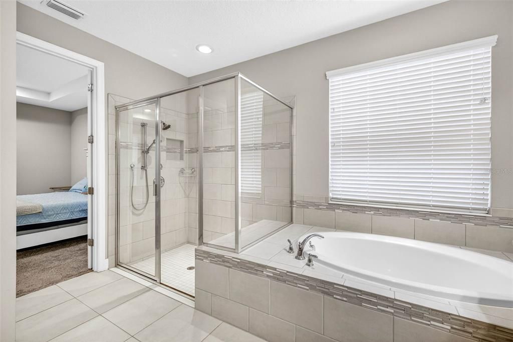 For Sale: $649,900 (4 beds, 3 baths, 2415 Square Feet)