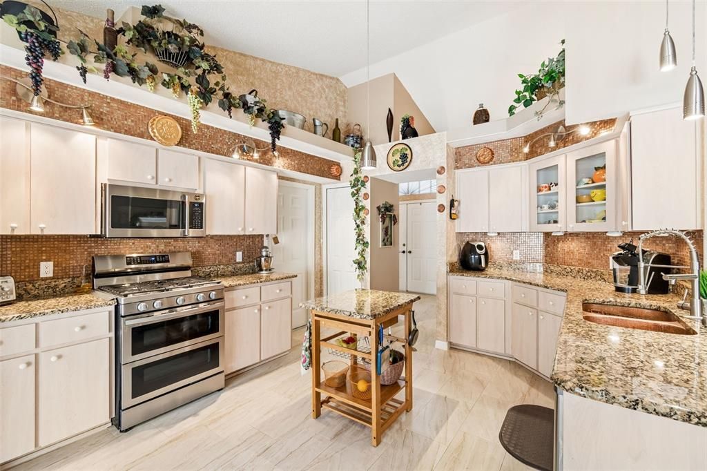 На продажу: $310,000 (3 спален, 2 ванн, 1831 Квадратных фут)