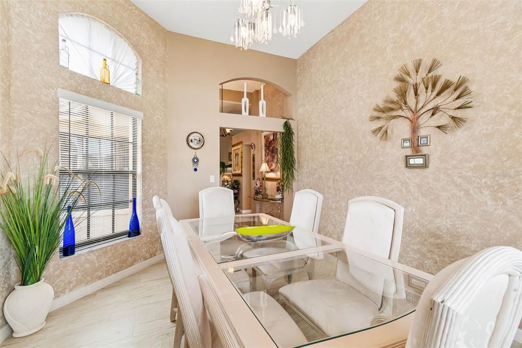 На продажу: $310,000 (3 спален, 2 ванн, 1831 Квадратных фут)