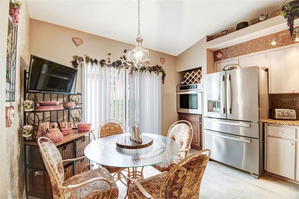 На продажу: $310,000 (3 спален, 2 ванн, 1831 Квадратных фут)