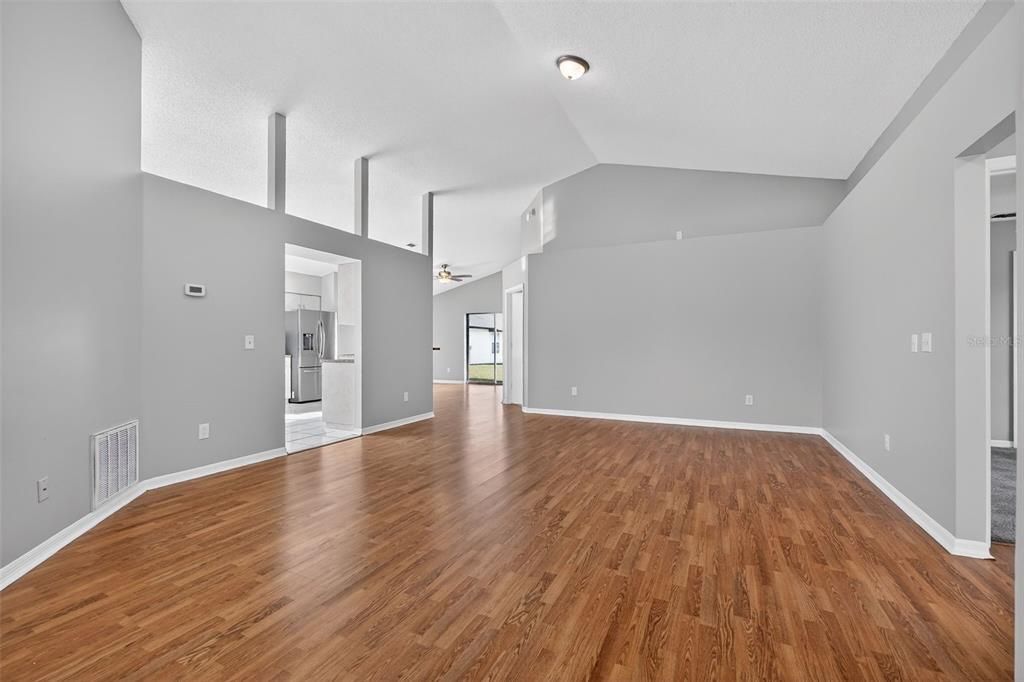 En Venta: $340,000 (3 camas, 2 baños, 1487 Pies cuadrados)