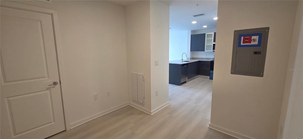 For Rent: $1,800 (1 beds, 1 baths, 750 Square Feet)