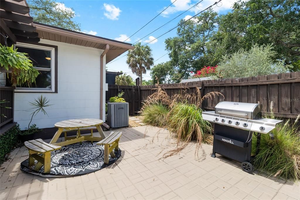 For Sale: $524,900 (2 beds, 2 baths, 1032 Square Feet)