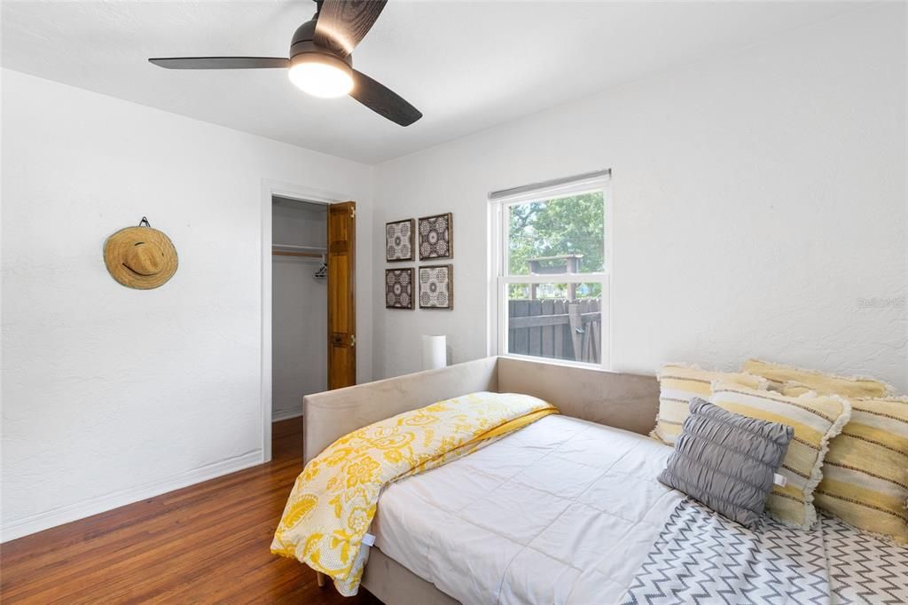 For Sale: $524,900 (2 beds, 2 baths, 1032 Square Feet)