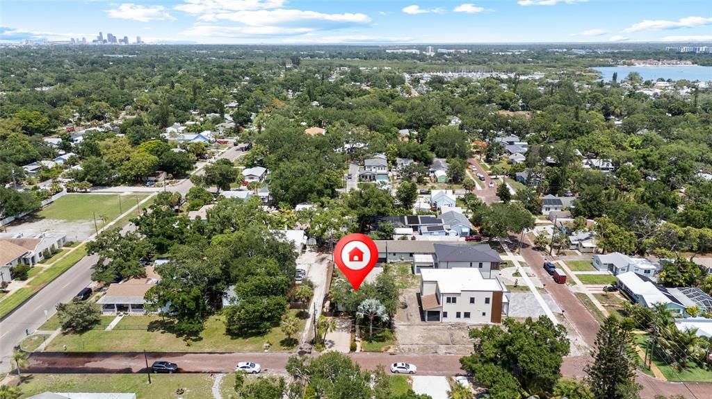 For Sale: $524,900 (2 beds, 2 baths, 1032 Square Feet)